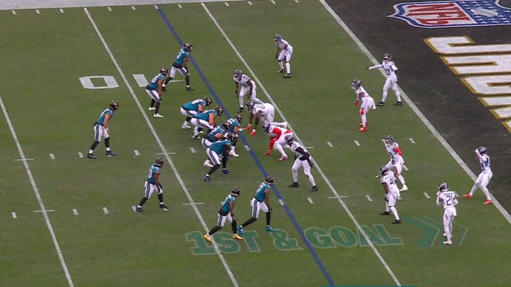 Lawrence pinpoints Strange for a Jags' TD