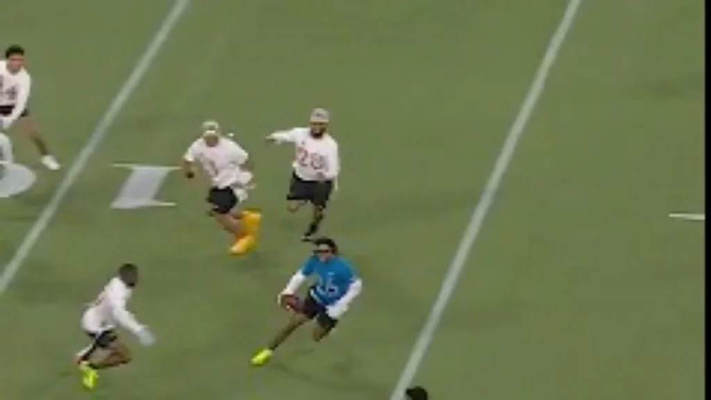 lions rb jahmyr gibbs shocks pro bowl practice at cornerback