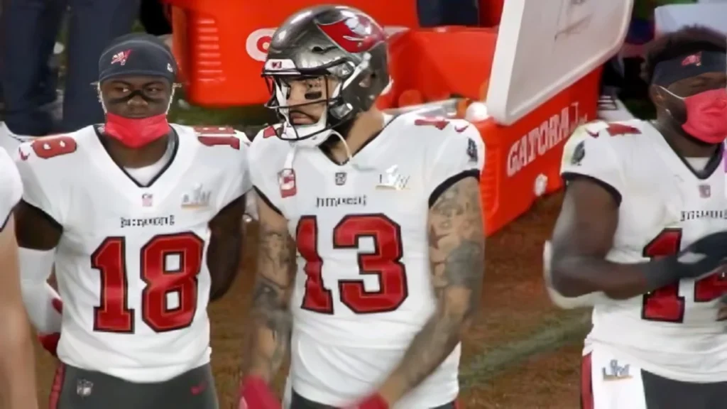 mic'd up reveal- what mike evans really said about mahomes in sb lv