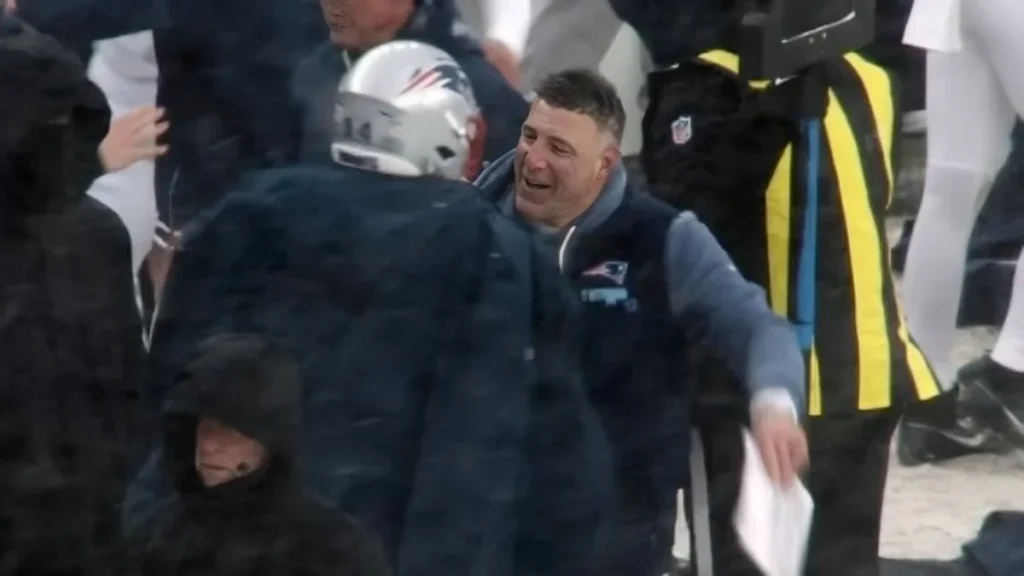 mike vrabel is the patriots head coach