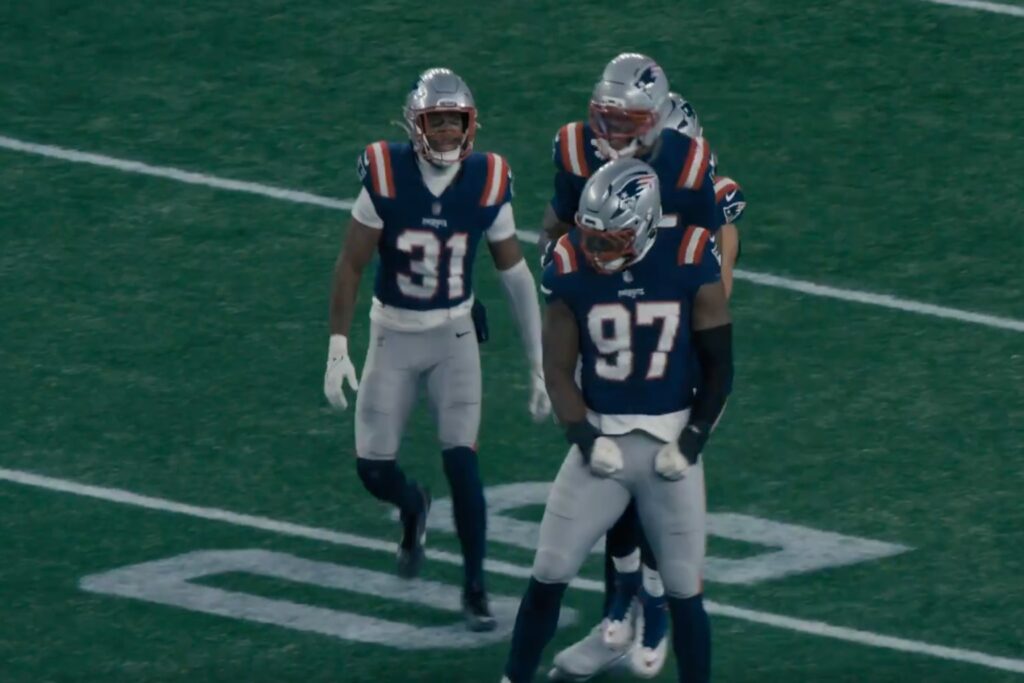 patriots post 'chilling' 4-word message before texans divisional clash