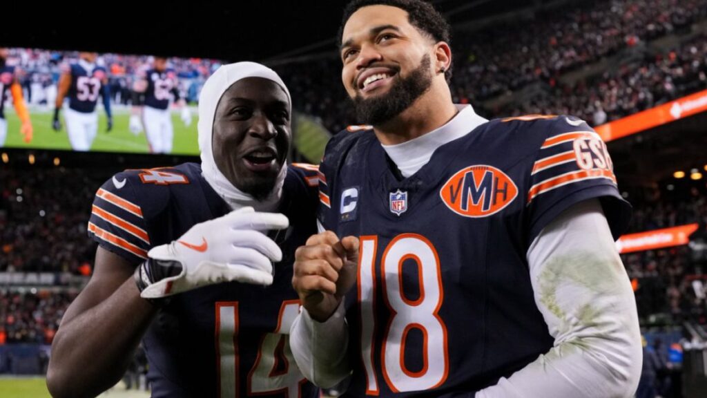 the @chicagobears are the 4th team to come back after trailing