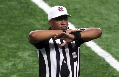 shawn smith will be the referee of sunday's super bowl