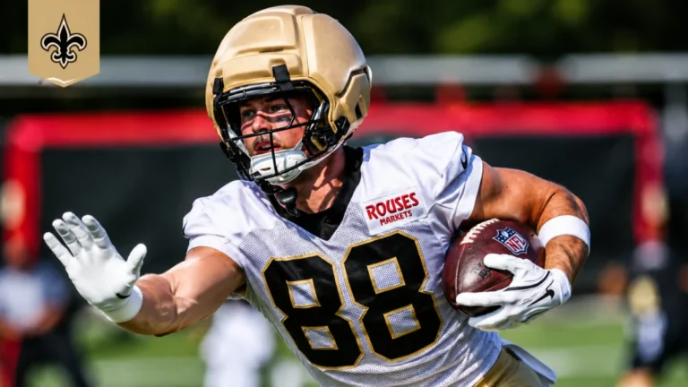 New Orleans Saints tight end Oscar Delp carries the ball during training camp practice